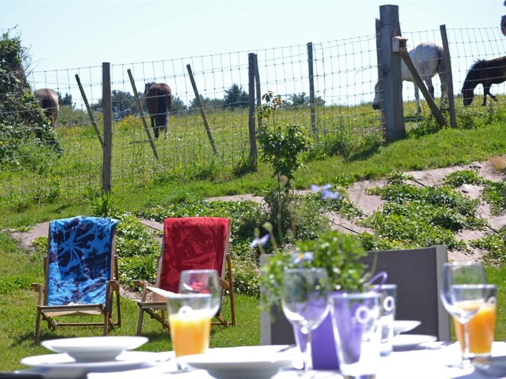 Gites & Tiny Houses Les Hauts De Toulvern Baden Rum bild