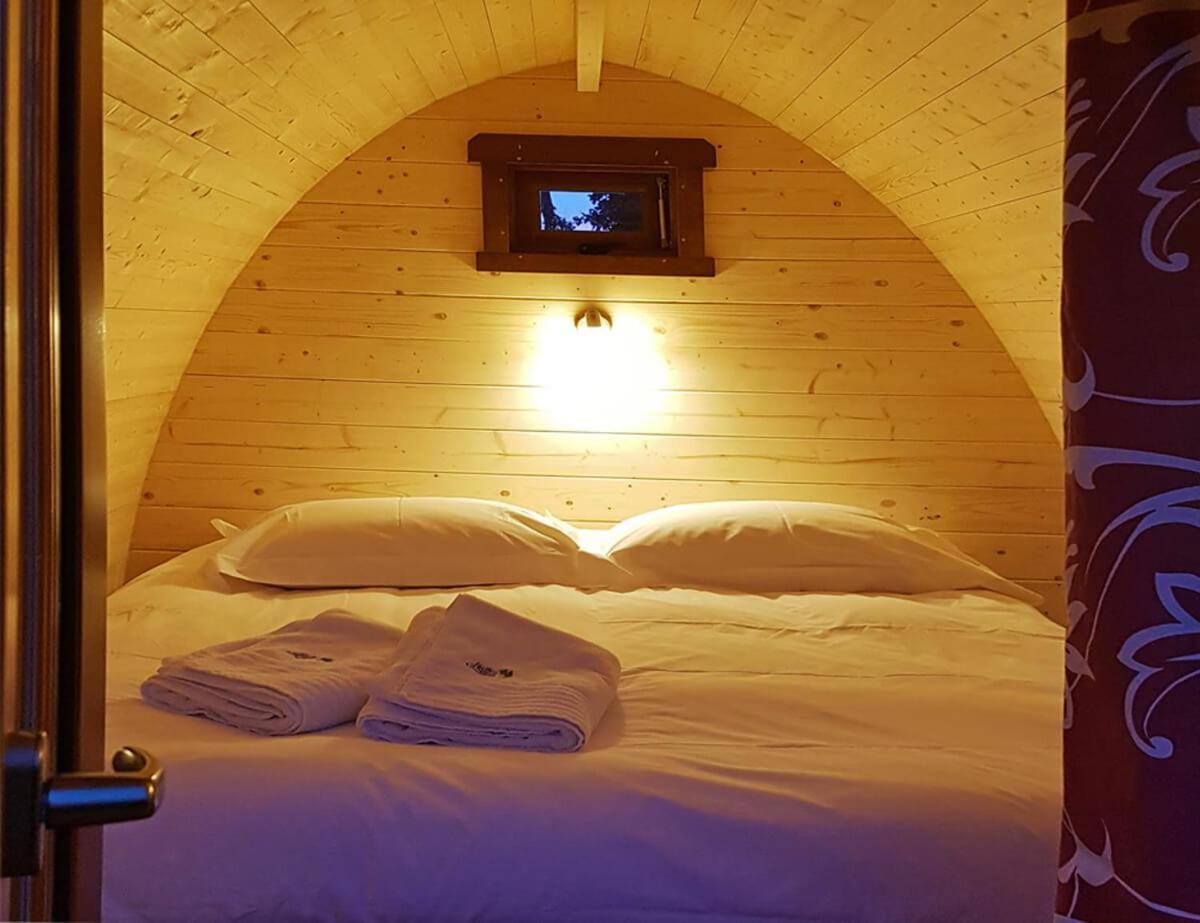 Gites & Tiny Houses Les Hauts De Toulvern Baden Rum bild