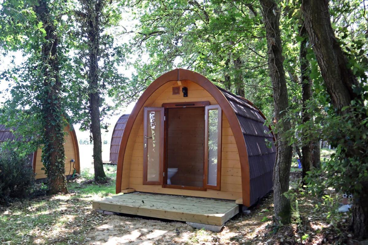 Gites & Tiny Houses Les Hauts De Toulvern Baden Rum bild