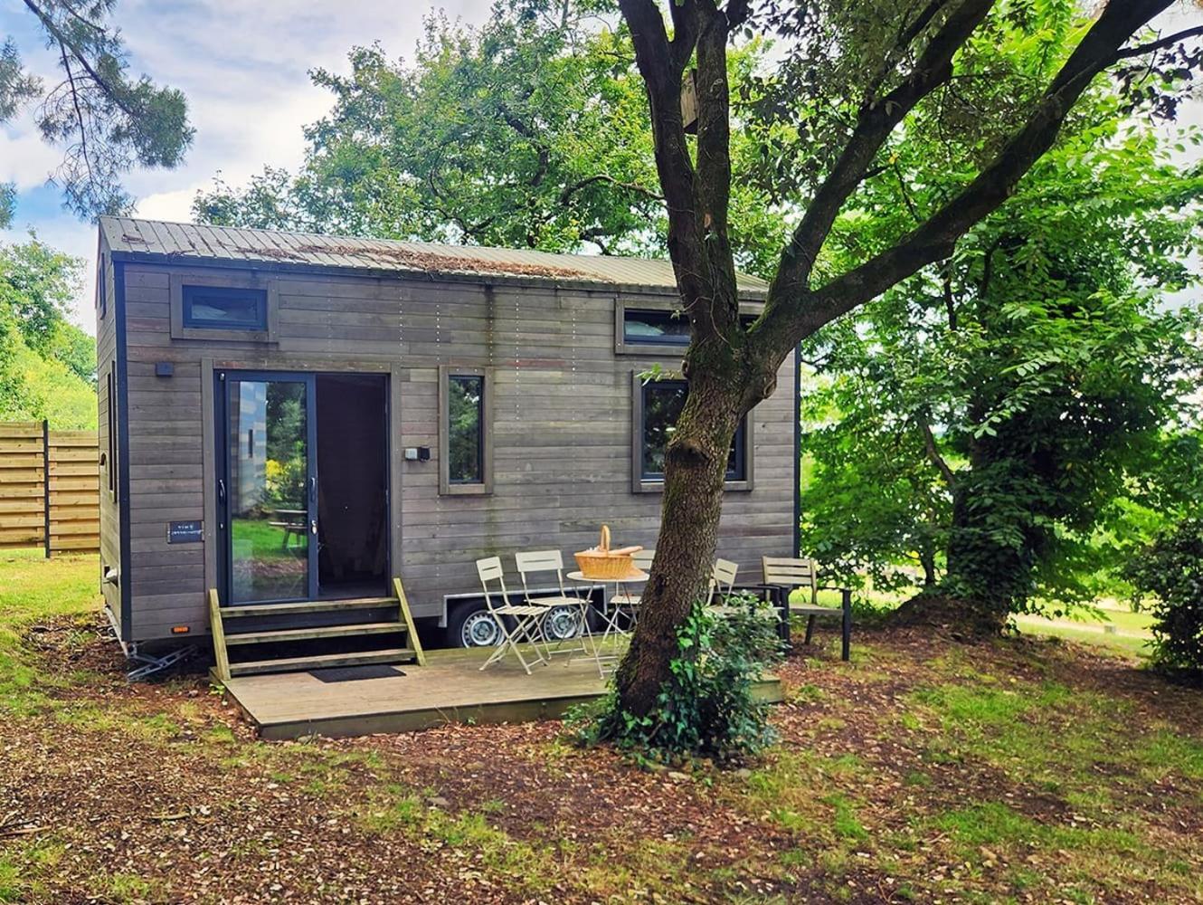 Gites & Tiny Houses Les Hauts De Toulvern Baden Rum bild