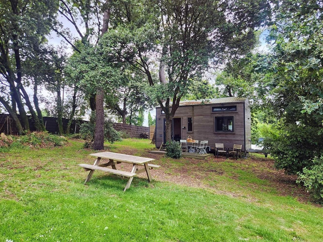 Gites & Tiny Houses Les Hauts De Toulvern Baden Rum bild