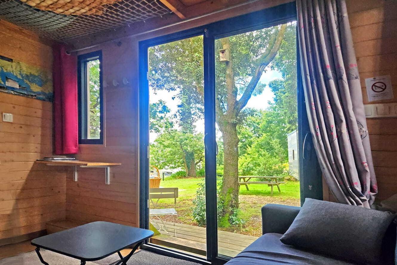 Gites & Tiny Houses Les Hauts De Toulvern Baden Rum bild