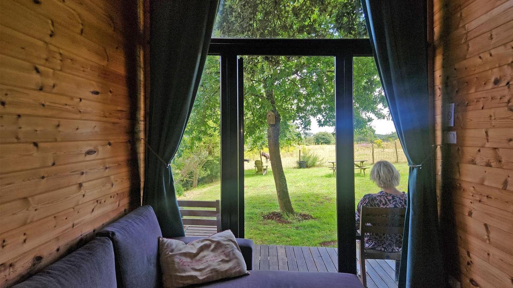 Gites & Tiny Houses Les Hauts De Toulvern Baden Rum bild