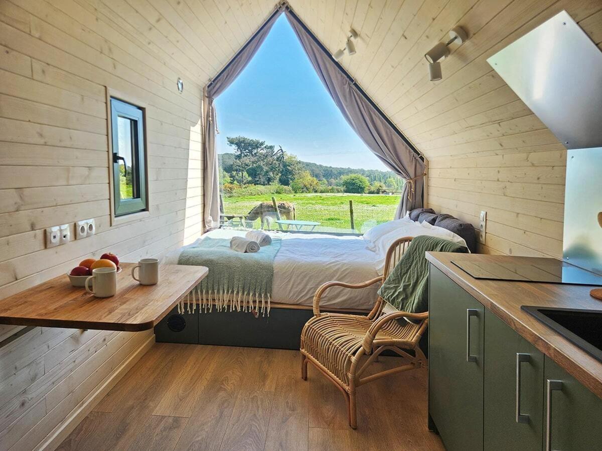 Gites & Tiny Houses Les Hauts De Toulvern Baden Rum bild